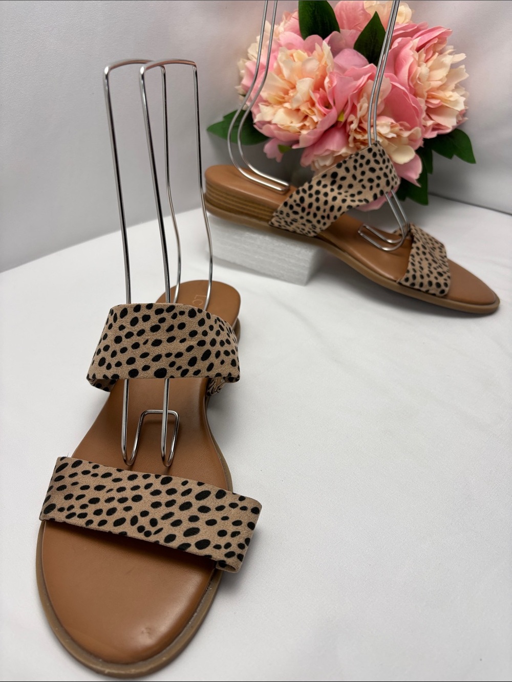 LC Lauren Conrad Mint Womens 8.5 Tan Cheetah-Print Double‎ Strap Sandals #480